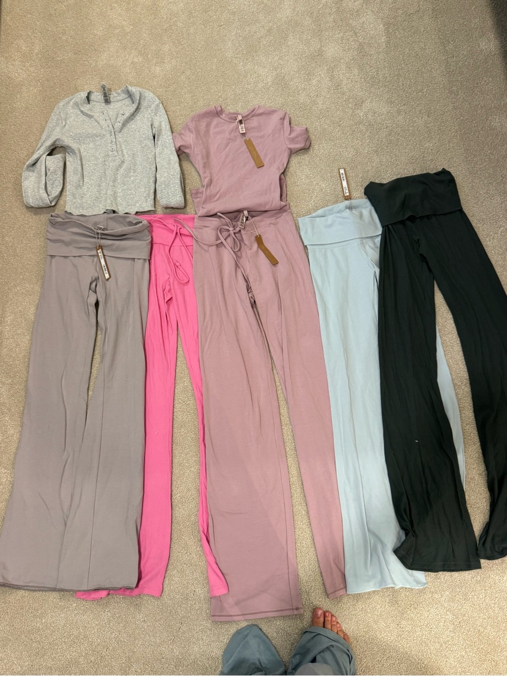 Huge SKIMS lot. Most brand new
